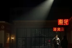 《盐与光》盐田水面反射的强光
