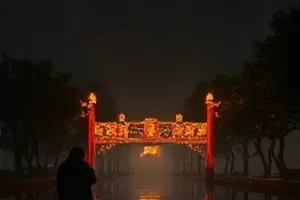 《慢船向北》江面薄雾中的旧客船